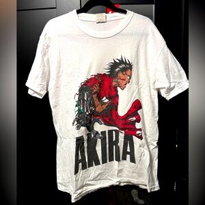Akira Tee szL
